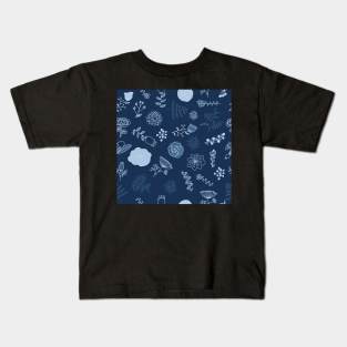 Elegance Seamless pattern with flowers Kids T-Shirt